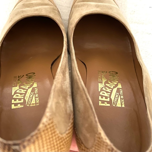 Salvatore Ferragamo Suede/Snake Embossed Leathr Pointed Cap Toe Heels/Shoes 9.5B - Picture 9 of 16